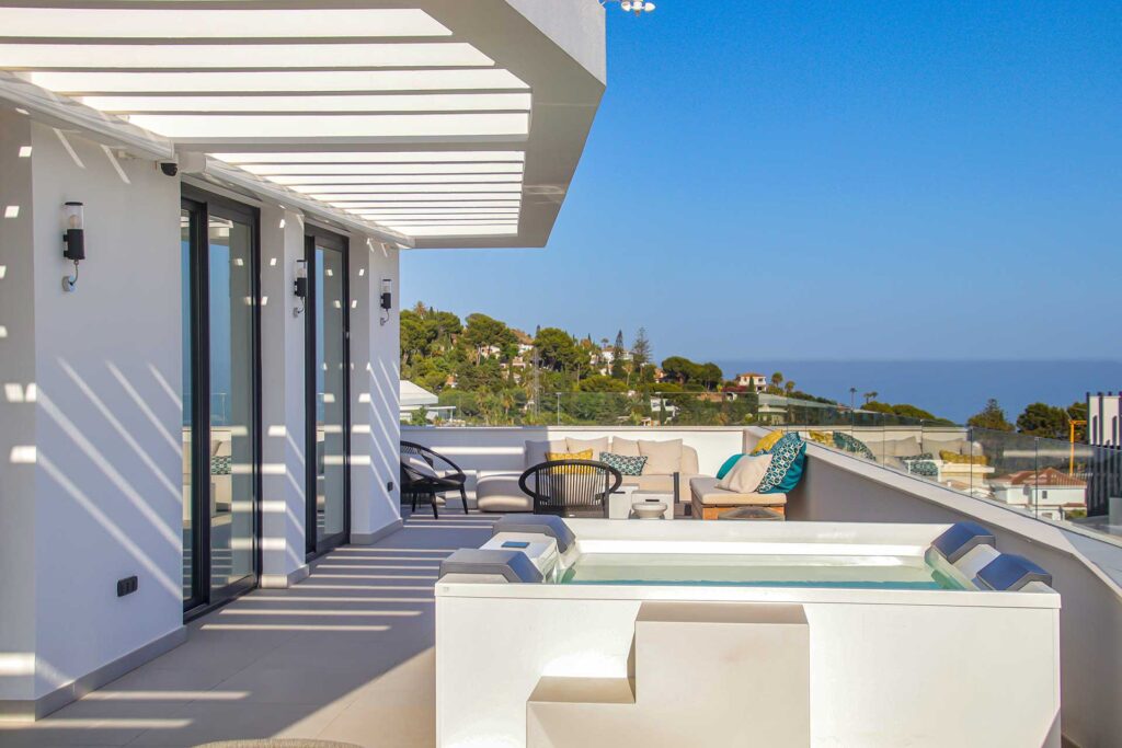 Production and postproduction of photos of penthouse in Higueron West, Benalmadena