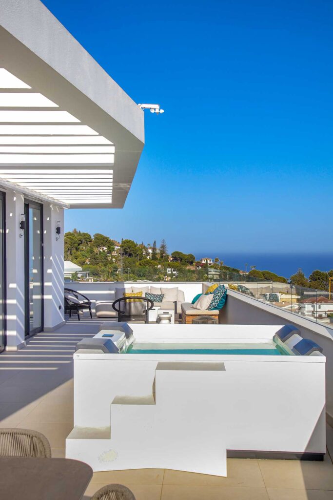 Production and postproduction of photos of penthouse in Higueron West, Benalmadena